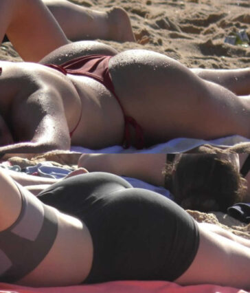 Awesome booty creepshot in bikini