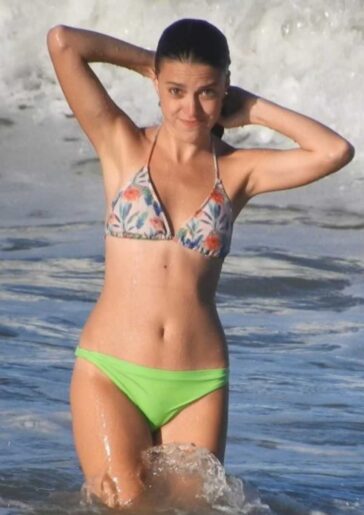 Skinny body sexy brunette in bikini